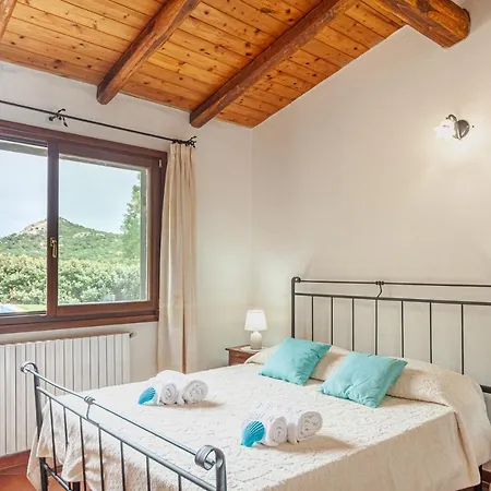 Con Piscina Nelle Colline Della Gallura *