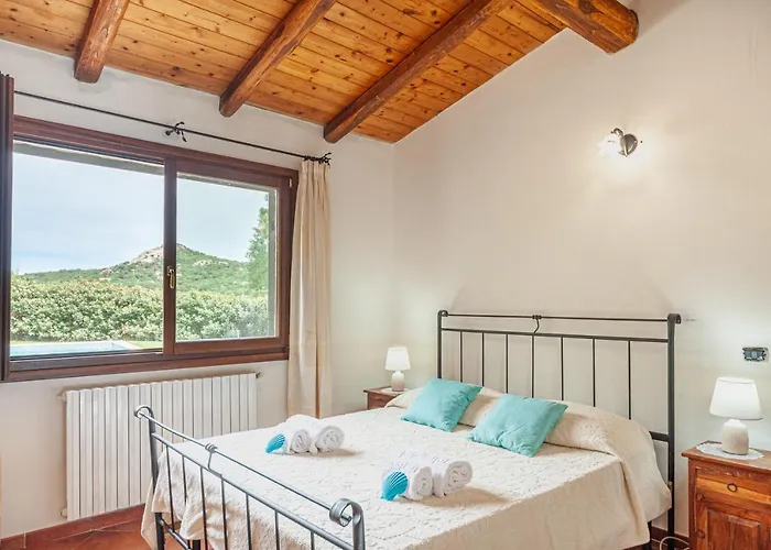 Con Piscina Nelle Colline Della Gallura *