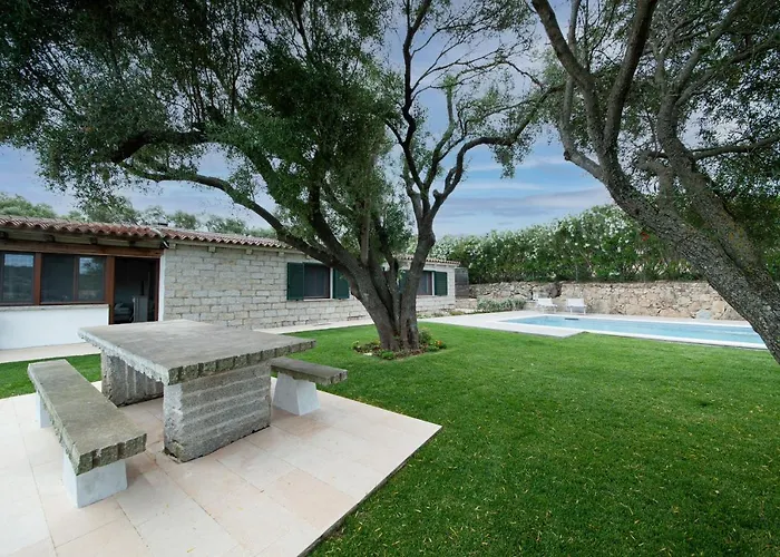 Villa Con Piscina Nelle Colline Della Gallura