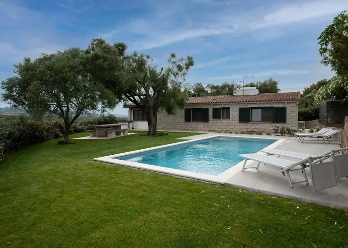 Con Piscina Nelle Colline Della Gallura Arzachena