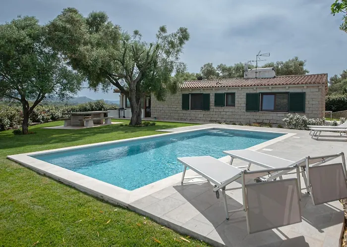 Con Piscina Nelle Colline Della Gallura *